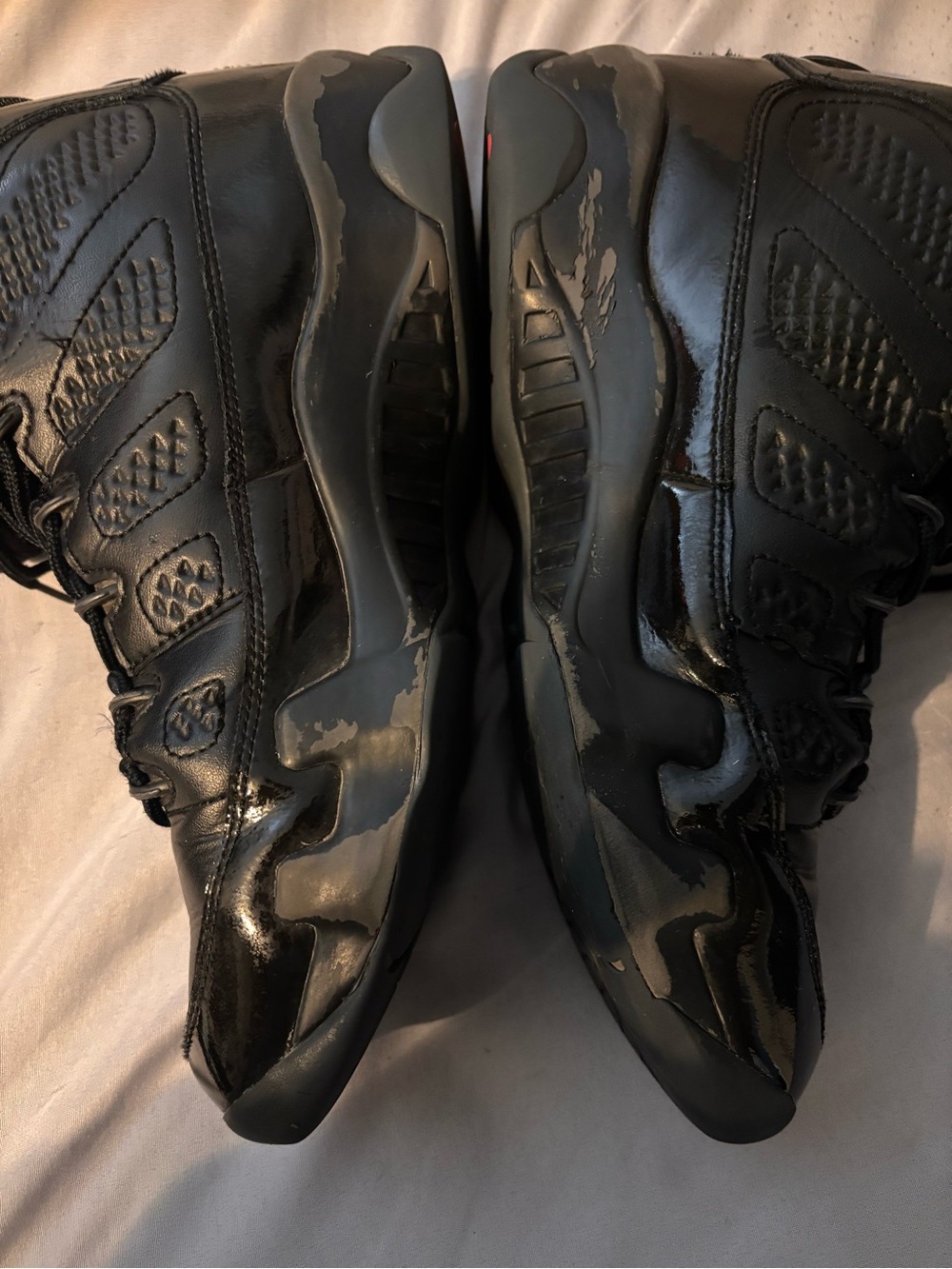 Jordan Black Retro High-Top Sneakers with Red Jumpman - Picture 13 of 13